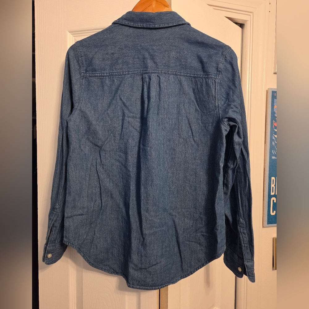 Old Navy Classic Medium Wash Denim Button Down Shirt - M - Picture 3 of 5